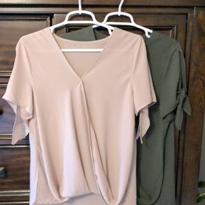 Set of 2 short sleeve blouses!